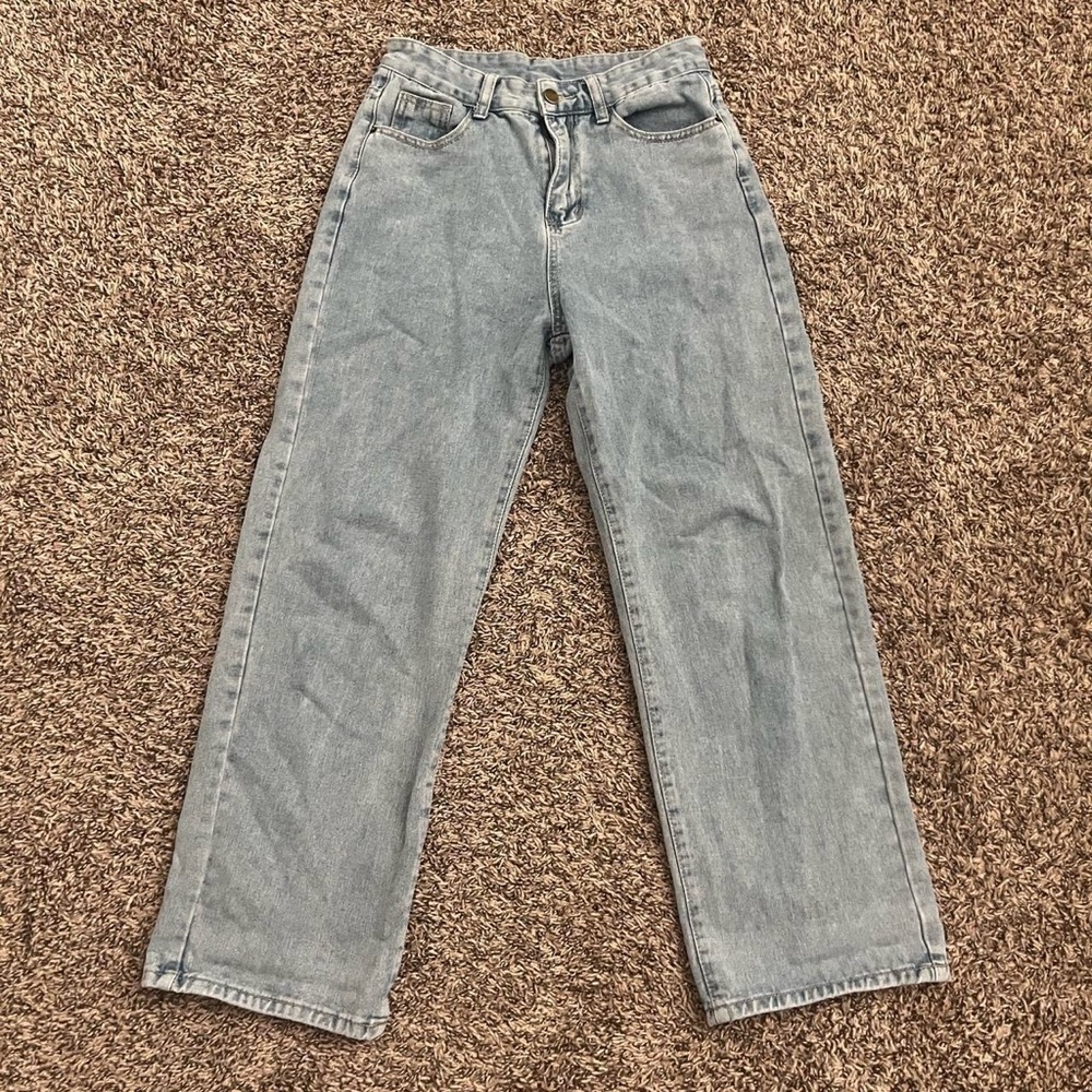 Light wash blue denim baggy jeans vintage